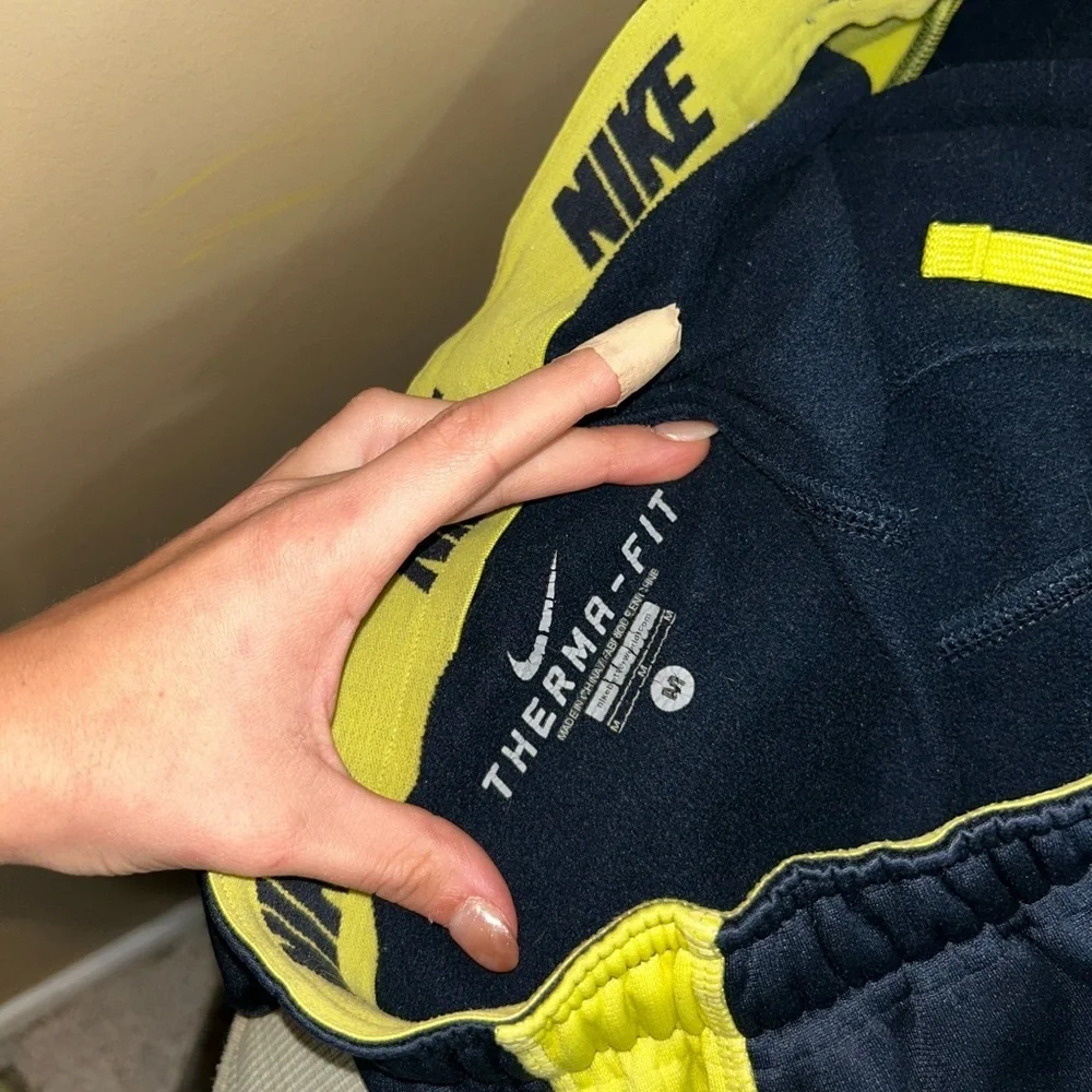 Vintage Nike therma fit men’s drawstring sweatpants size M